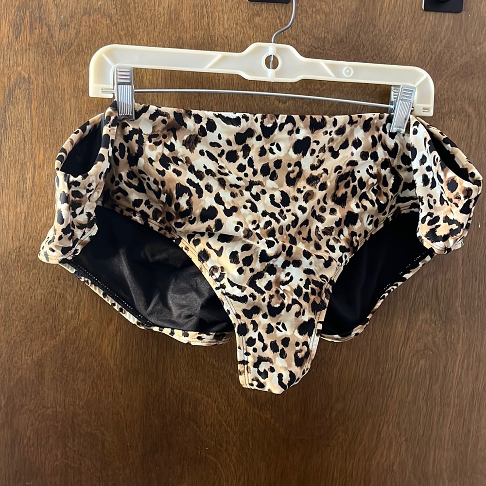 Leopard swim bottoms